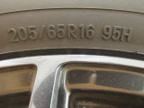 ★タイヤサイズ 【205/65R16】です。