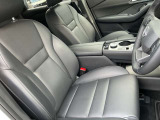 快適に運転できるドライブポジション!パワーシートなので、無理のない運転姿勢がとれます。