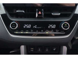 左右独立で温度コントロール出来るフロントオートエアコンです♪0.5度刻みで温度設定ができるので、運転席・助手席どちらも我慢せず快適な温度で過ごせます。