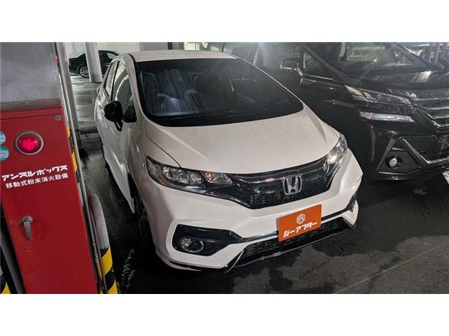 フィット 1.5 RS 6速MT 禁煙車 carrozzeriaナビ フルセグ