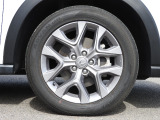 ★右前タイヤ★18インチアルミホイールを装着!タイヤ詳細 225/55R18インチでタイヤの溝は、5mmございます。