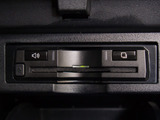 コンソール内一体型のビルトインETC装備!見た目の部分も良いですが、ETCカードの盗難防止になる設置箇所です!料金所の渋滞回避!時間帯・日によって料金の軽減を受けられます!ストレス知らずのドライブ!