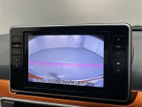 バックモニター付きです。後退時に車両の後ろ側を画面に表示します。車庫入れなどでバックする際に後方確認ができ便利です。
