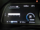 デジタル表示スピードメーターです。  走行距離 27414km ★映し出さ多彩な情報が、快適なドライブをサポートします。