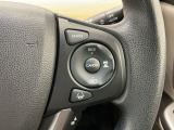アクセルから足を離しても設定したスピードを保ち走行し、高速道路での疲労軽減に役立つクルーズコントロール付きです!