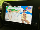 画面にテレビ番組を表示でき、停車中の待ち時間などに映像を楽しめます。タッチパネル式の画面で内容を確認しやすく、休憩時にも便利に活用いただける装備です。