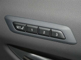 運転席のパワーシートは3名様分までメモリー機能付きです。