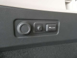 トランク部に100V AC電源(1500W)を装備しています。