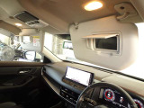 照明付バニティーミラー★運転席、助手席に装備しています。