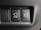 オートマチックハイビームとは、先行車や対向車のライトを認識し、ハイビームとロービームを自動で切り替える機能です。夜道の視界を確保します。詳細は販売店スタッフまでおたずねください。