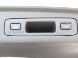 ★パワーテールゲート★荷物を置いてクルマから離れると自動で閉扉する「予約クローズ機能」、自動開閉動作を一時停止できるストップ&ホールド機能、好みのテールゲート開度に設定できる開度設定機能がございます。