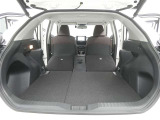 【シートアレンジ可能】ゆとりあるワイドな車内空間は、ドライブを始め買い物やレジャーなど、幅広く活躍します。一人でもみんなとでもお出かけを楽しみましょう!