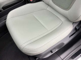 遠方でお車をご覧いただけないお客様にも安心してご検討いただける様、第三者査定機関にて、車両のチェックを行っております。