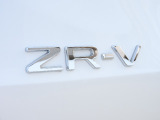 ★ZR-Vエンブレム★艶やかに、そして凛々しく。完成を刺激する力強い存在感!