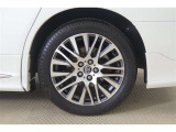 純正18AW!タイヤサイズは235/50R18になります!