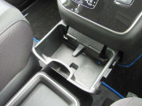 ドリンクホルダー★すぐ手が届く位置にドリンクホルダーを装備しています。運転中の水分補給もご安心です♪