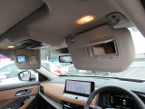 照明付バニティーミラー★運転席、助手席に装備しています。