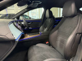 <メルセデスの認定中古車「サーティファイドカー」には、最大100項目にも及ぶ点検・整備項目が設定されています>