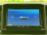 画面で映像を楽しめるテレビ機能を備えています。停車中の休憩時間などに番組や映像を視聴でき、画面表示も見やすくまとまっています。お出かけ先での待ち時間にも便利に活用いただけます。