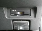 ETC付 料金所もスムーズに通れ、割引料金の適用もあります。ビルトインできれいに収まっており、見た目もスマートです。