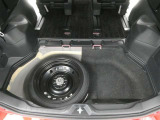 スペアタイヤ付きです!車に常時装備することで、もしもの時の備えとしてすごく安心です♪