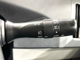 【オートライト】周りの明るさに応じて自動でヘッドライトの点灯・消灯ができる機能です!ライトの付け忘れ・消し忘れなどが無くなり、雨の日や夕方の走行も安心!トンネル通過時も便利ですね♪