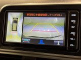 後方の見える安心をお届けするバックガイドモニター付:バックするときのアシストラインもあって楽々バック!車庫入れや縦列駐車をサポートし、苦手な駐車も安心です!今やもう手放せない装備ですネ♪