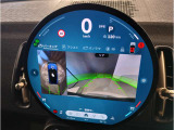 【バックモニター】&rdquo;R&rdquo;レンジにシフトチェンジして頂くとバックカメラとセンサーが起動し駐停車時の運転をサポートします。