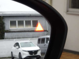 「後側方車両検知警報」付き。斜め後ろから近づく車両を検知したら、ミラーにマークが光り知らせてくれます☆