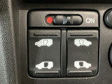 【両側パワースライドドア】両側がパワースライドドアになっており、運転席のスイッチやスマートキーでも開閉が可能です!開口部も広いので乗り降りも楽々♪
