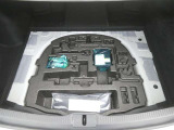 【車載工具】タイヤ交換には必需品ですね!万が一に役立つ工具です。緊急時に備え、使い方をしっかり覚えておきましょう。
