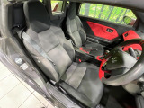 運転席シート廻りは使用感も少なく、良好な状態となっています。丁寧に使われていたことがよくわかりますね。