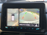 アラウンドビューモニターは4方向のカメラで真上から車を見たようにモニターで確認ができる日産の自慢の装備です。前後センサーにより移動物検知、障害物検知をして画面に表示。是非実際の車で体感してみてください