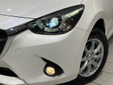 【LEDヘッドライト】悪天候や夜間走行時も良好な視界を確保し安心して運転できる高輝度LEDヘッドライトを装備!点灯速度が早く、消費電力も抑えられています。