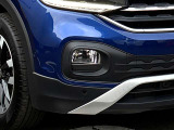 悪天候時や濃霧時の視界不良時に役立つフォグランプ。周囲に自車の存在をしっかりと知らせ、追突防止など安全運転をサポートします。