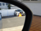 「後側方車両検知警報」付き。斜め後ろから近づく車両を検知したら、ミラーにマークが光り知らせてくれます☆
