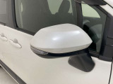 ウインカーミラーも現在は主流の装備になってきました。外見がカッコよくなるだけではなく、視認性も向上し、安全面にも貢献します。
