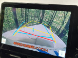 【バックカメラ】駐車時に後方がリアルタイム映像で確認できます。大型商業施設や立体駐車場での駐車時や、夜間のバック時に大活躍!運転スキルに関わらず、今や必須となった装備のひとつです!