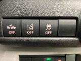 【運転席インパネスイッチ】安全装置関係のスイッチも操作しやすい位置に配置されています。
