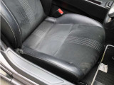 使用感がでやすい運転席側シートですが、ご覧のようにきれいな状態となっております。0078-6002-617225までお気軽にお問合せ下さい。