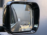 【ブラインドスポットアシスト】車線変更時に目視できない車を検知すると、検知した側のミラーに警告ライトが点灯。更にステアリングを制御し、アシストします。