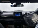 落ち着いたカラーの内装で、ゆったりと運転したい方に。