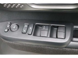 運転席はオート機能付のパワーウィンドウです!