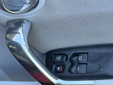 パワーウインドウなど、運転席まわりの操作部をご確認ください。