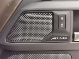 【Meridianサウンドシステム】イギリスの老舗オーディオブランドで音質が良く、ドライブ中の音楽をより一層楽しませてくれます。