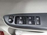 運転席はオートパワーウィンドウ☆窓の全閉全開が自動で出来るので便利ですよ♪