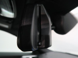 【ルームミラー一体型ETC】BMWといえばルームミラー一体型のETC。ドライバーから差し込めるかたちになっておりますので、差し忘れの際も慌てずにご利用いただけます。