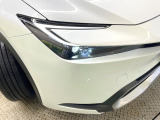 【LEDヘッドライト】悪天候や夜間走行時も良好な視界を確保し安心して運転できる高輝度LEDヘッドライトを装備!点灯速度が早く、消費電力も抑えられています。