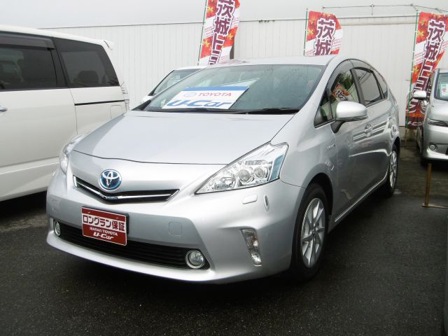 中古車 トヨタ プリウスa 1 8 G 37 000km シルバー 茨城県 108万円 中古車情報 中古車検索なら 車選び Com