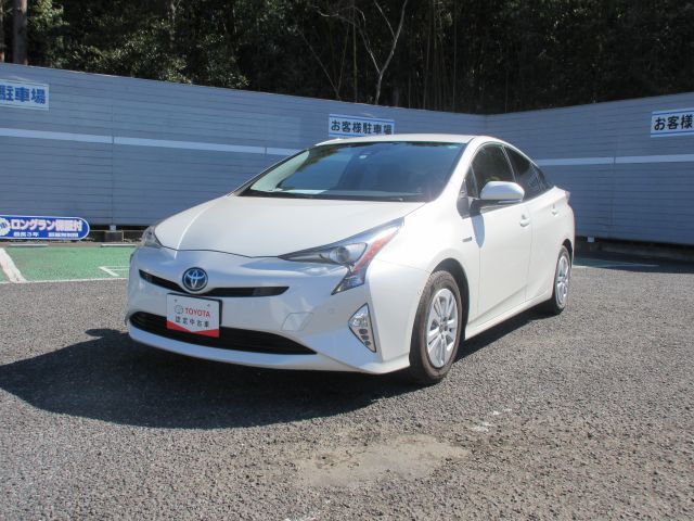 中古車 トヨタ プリウス 1 8 S セーフティ プラス の中古車詳細 54 000km パールホワイト 茨城県 143万円 中古車情報 中古車検索なら 車選びドットコム 車選び Com